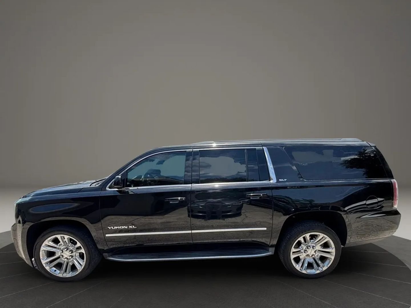 gmc yukon xl 2017 1GKS1GKC2HR387541 image gmc yukon xl 2017 1GKS1GKC2HR387541 image